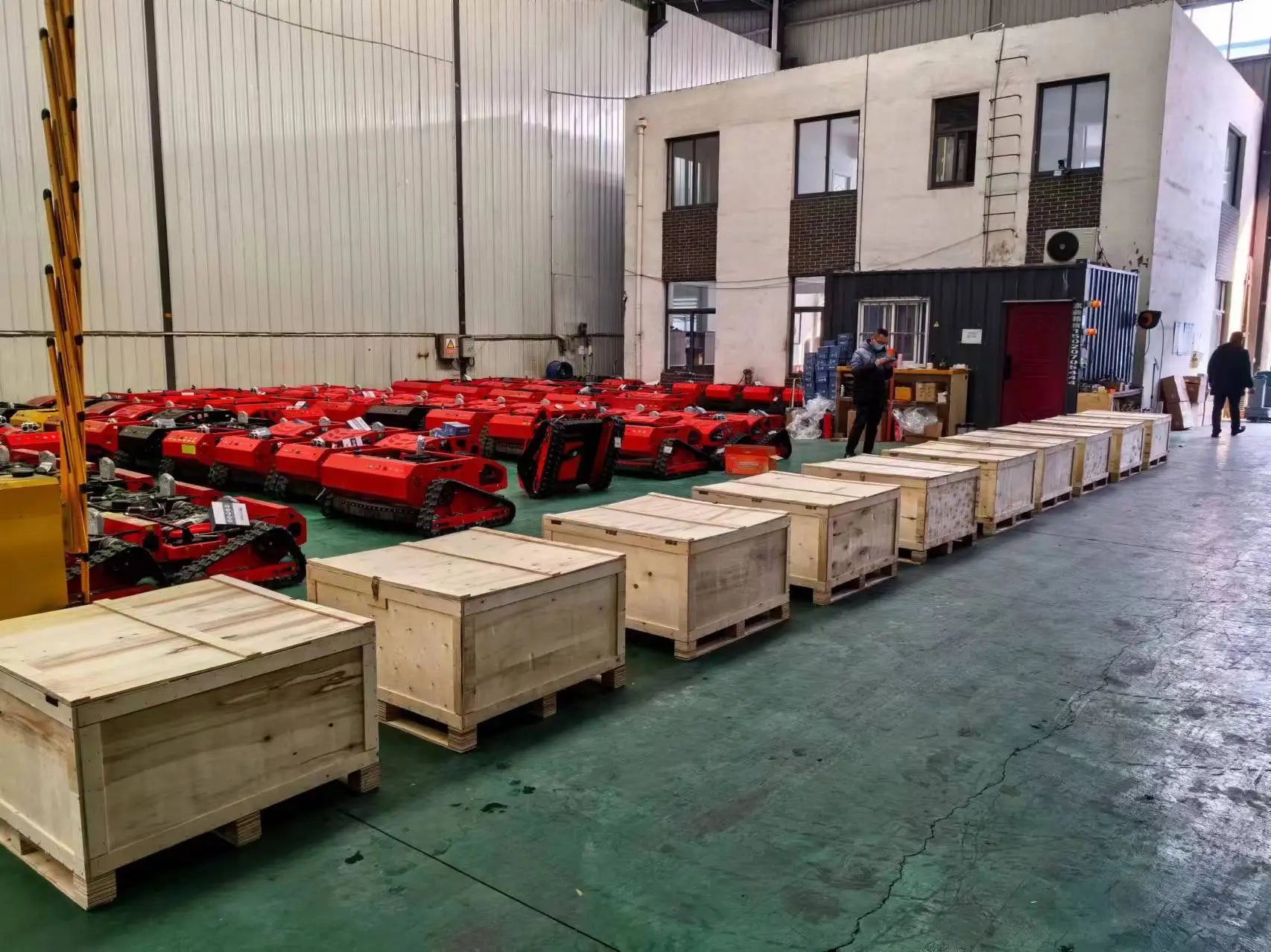 Self-propelled Garden Lawn Mower Industrial-type Lawn Trimmer Tracked Remote-controlled Lawn Mower