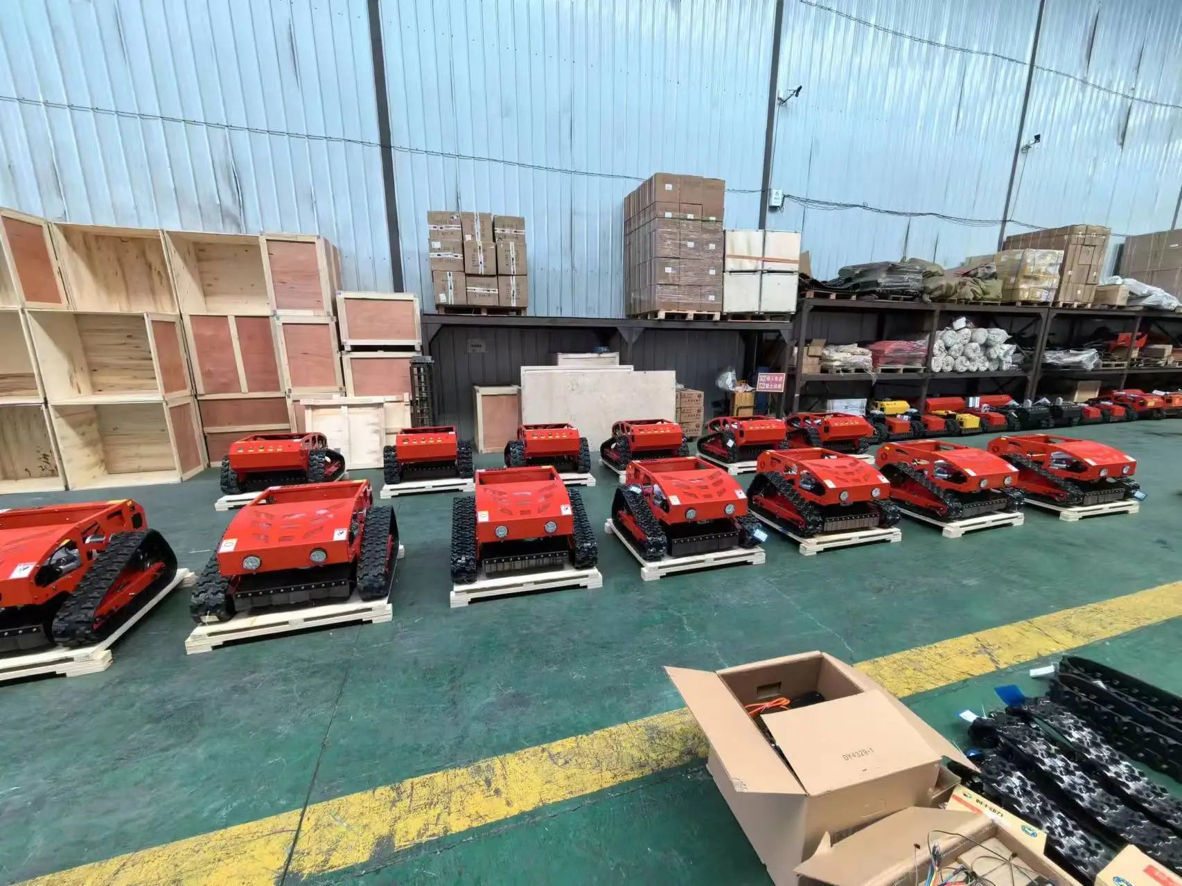 Self-propelled Garden Lawn Mower Industrial-type Lawn Trimmer Tracked Remote-controlled Lawn Mower